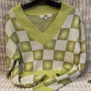 Madden NYC Lime and Cream Checkered V-Neck Crop Sweater